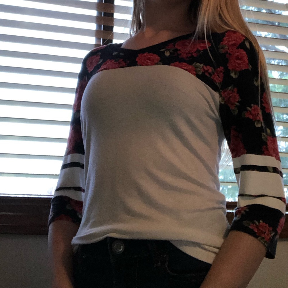 Rose pattern 3/4 sleeve